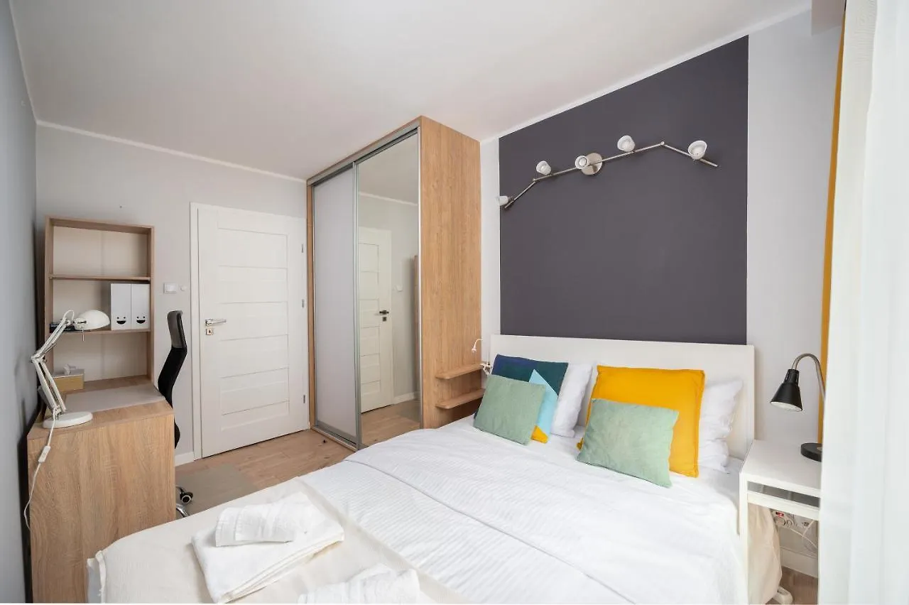 Varsovia Metro Comfort Apartment