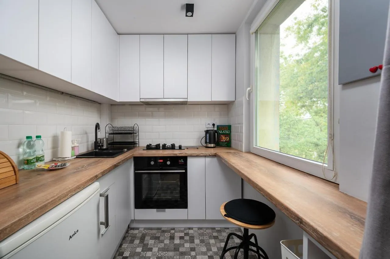 Varsovia Metro Comfort Apartment